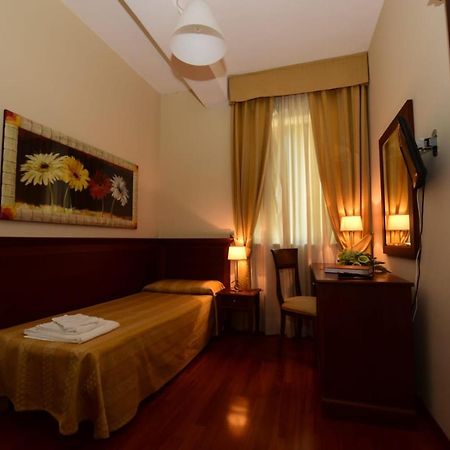 Albergo La Locanda Degli Apolidi Atena Lucana Buitenkant foto