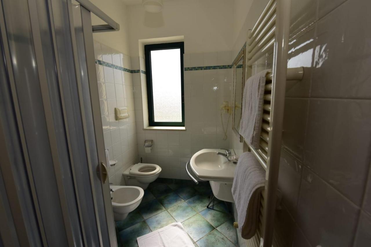 Albergo La Locanda Degli Apolidi Atena Lucana Buitenkant foto